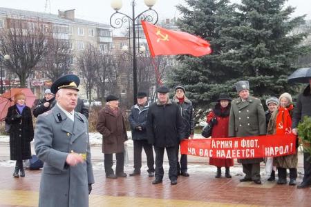 Слава Советской Армии! Калужский горком КПРФ провел торжественный митинг и автопробег