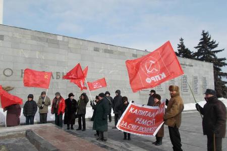 Ульяновск. Митинг в честь 96-й годовщины Советской Армии и Военно-Морского Флота