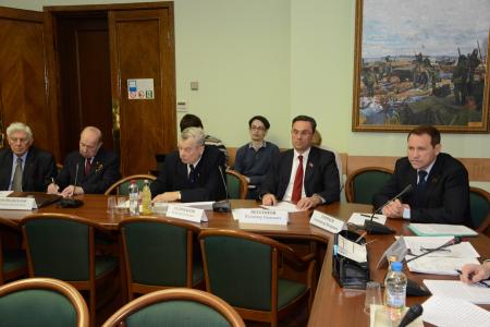Возродить оборонную мощь страны! В Госдуме прошел круглый стол по проблемам ВПК