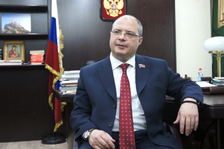 С.А. Гаврилов: "Дискриминация российского бизнеса за рубежом получит жесткий системный ответ". Видео KPRF.TV