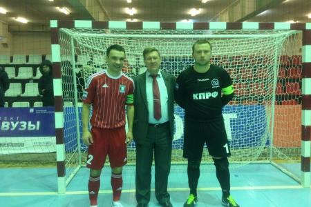 А.Е.Локоть: "Мы за красивый футбол!". Команда КПРФ по мини-футболу сразилась с сибиряками