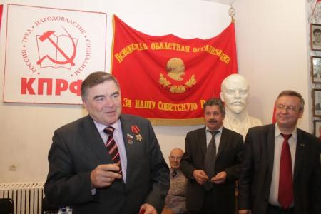 Пленум Псковского областного отделения КПРФ наметил перспективу на выборы губернатора. Кандидат в губернаторы А.А.Рогов держит курс на победу!