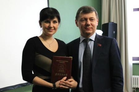 Д.Г. Новиков вручил дипломы выпускникам Центра политической учебы