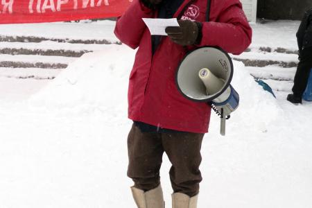 «Требуем принять закон, который ждут миллионы!». Барнаульские коммунисты провели пикеты в поддержку законопроектов о детях войны