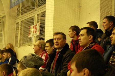 А.Е.Локоть: "Мы за красивый футбол!". Команда КПРФ по мини-футболу сразилась с сибиряками