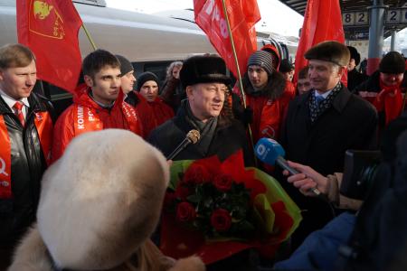 В Нижний Новгород съезжаются участники форума депутатов-коммунистов Приволжского Федерального округа. Прибыла делегация ЦК КПРФ из Москвы