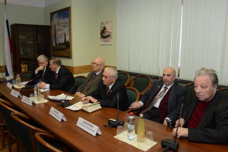 Возродить оборонную мощь страны! В Госдуме прошел круглый стол по проблемам ВПК