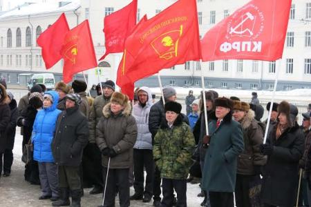 В Чебоксарах прошел митинг, посвященный Дню Советской Армии и Военно-Морского флота
