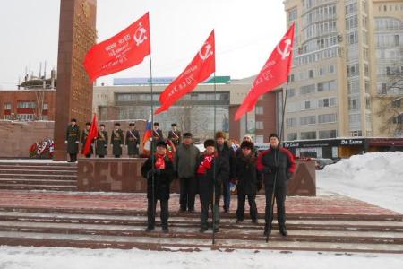 Делегация Пермского краевого отделения КПРФ приняла участие в торжественной церемонии возложения венков и цветов, посвященной Дню защитника Отечества