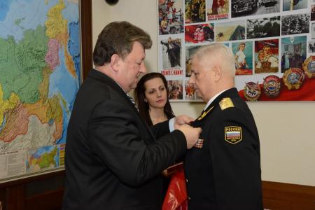 Москва. В канун 23 февраля депутаты-коммунисты поздравили ветеранов Вооруженных Сил и представителей военно-промышленного комплекса России 
