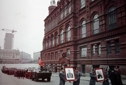 Юрий Гагарин - наш человек в космосе. Первому в мире космонавту 9 марта исполнилось бы 80 лет