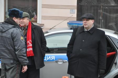 Санкт-Петербург. Истерика «правоохранителей»: Полицией разогнан пикет коммунистов у Генконсульства ФРГ