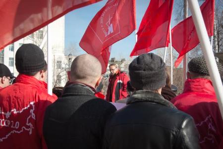 «Своих не бросаем». В Томске прошел митинг в поддержку народов Крыма
