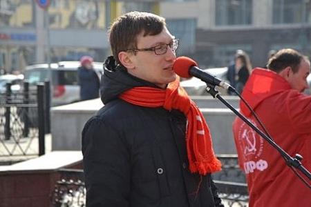 Татарстан, Казань: «Референдуму в Крыму – международное признание!»,  «Россию и Украину – не разделить!»
