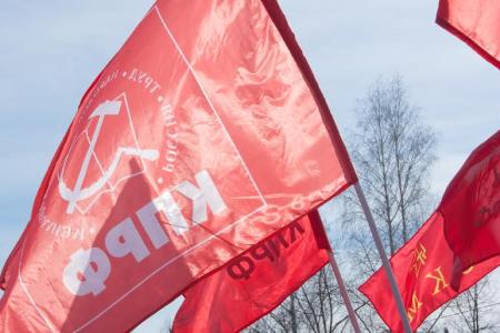 «Своих не бросаем». В Томске прошел митинг в поддержку народов Крыма