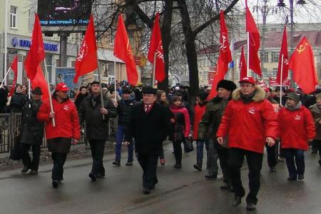У каждого поколения своя Курская битва! В Курске прошел митинг в поддержку русскоязычного населения Украины