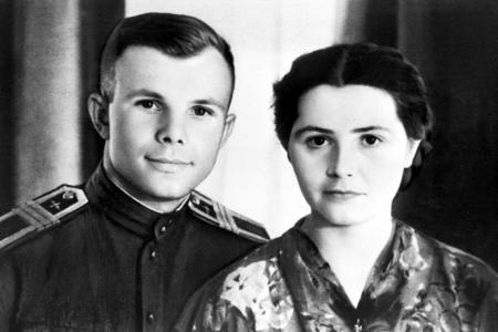Юрий Гагарин - наш человек в космосе. Первому в мире космонавту 9 марта исполнилось бы 80 лет