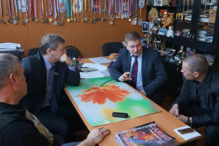 Нижний Новгород. Депутаты фракции КПРФ посетили специализированную детско-юношескую спортивную школу олимпийского резерва по самбо