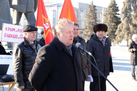 Новосибирцы приветствовали воссоединение Крыма и России. Депутаты Госдумы А.Е.Локоть и С.П.Обухов отметили значение денонсации Беловежского соглашения коммунистической Думой в 1996 году