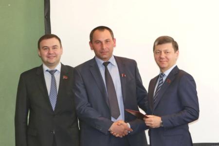 Д.Г. Новиков вручил дипломы новым выпускникам Центра политической учебы ЦК КПРФ