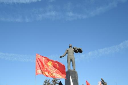 9 марта, в день рождения Ю.А. Гагарина, комсомольцы Москвы и их сторонники посетили город Гагарин Смоленской области
