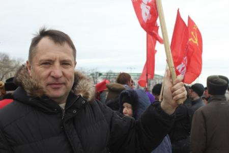  Да здравствует «русская весна»! Свердловские коммунисты провели митинг солидарности с жителями Крыма