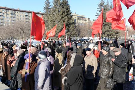 Новосибирцы приветствовали воссоединение Крыма и России. Депутаты Госдумы А.Е.Локоть и С.П.Обухов отметили значение денонсации Беловежского соглашения коммунистической Думой в 1996 году