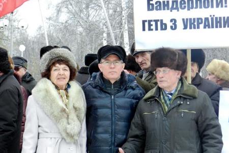 «Фашизм не пройдет!». Томские коммунисты провели пикет солидарности с украинским народом