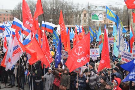 Тула. Депутат-коммунист Алексей Лебедев выступил на общегородском митинге в поддержку Крыма