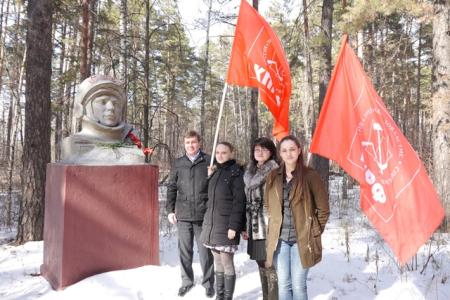 Липецкие коммунисты возложили цветы к памятнику Ю.А. Гагарину