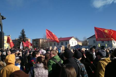 9 марта, в день рождения Ю.А. Гагарина, комсомольцы Москвы и их сторонники посетили город Гагарин Смоленской области