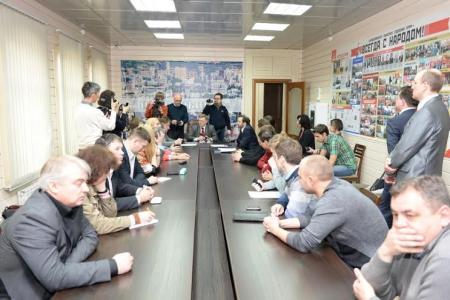 Объединенная оппозиция поддержала Анатолия Локтя: Пять кандидатов в мэры Новосибирска снимутся в пользу коммуниста