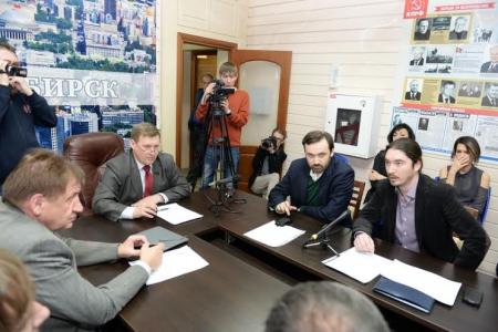 Объединенная оппозиция поддержала Анатолия Локтя: Пять кандидатов в мэры Новосибирска снимутся в пользу коммуниста