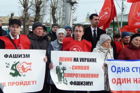Коммунисты Барнаула приняли участие в городском митинге в  поддержку итогов крымского референдума 