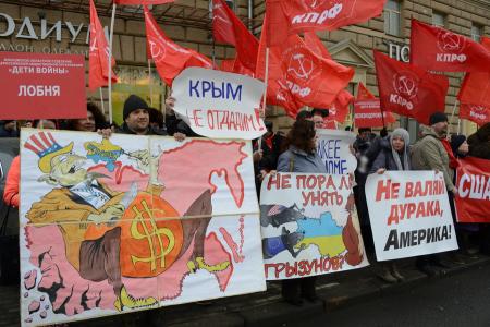 Коммунисты провели пикет у посольства США в Москве. На нем выступил заместитель Председателя ЦК КПРФ В.И. Кашин