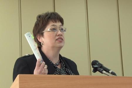 Тула. Депутат-коммунист городской думы Злата Пленникова провела общественные слушания по актуальным проблемам защиты материнства и детства