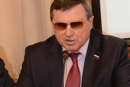 Коммунисты в Госдуме на круглом столе обсудили проблемы развития образования и науки