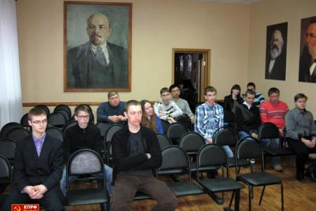 Тамбовский обком. Состоялось очередное заседание школы молодого коммуниста
