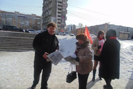 Крымчане, Самарцы с вами! В Самаре прошла акция КПРФ в знак солидарности с Крымом и Востоком Украины