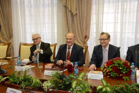 Г.А. Зюганов поздравил видного партийного и государственного деятеля Н.С. Черных с 95-летием и вручил ему орден "За заслуги перед партией"