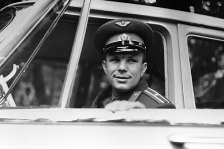 Юрий Гагарин - наш человек в космосе. Первому в мире космонавту 9 марта исполнилось бы 80 лет