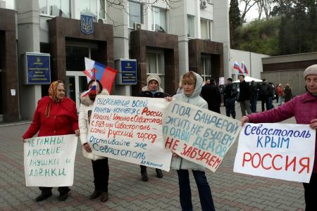 «Отстаивайте же Севастополь!». Поездка в Крым и Севастополь делегации ВЖС "Надежда России" и депутатов-коммунистов Госдумы