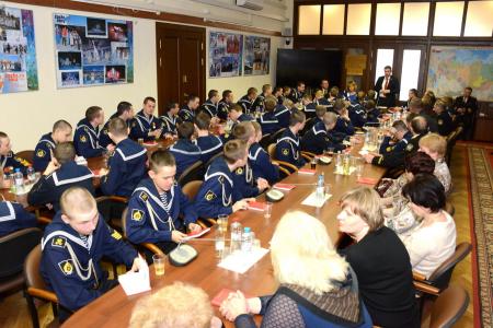 Курсанты-нахимовцы побывали в гостях во фракции КПРФ