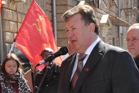 «Руки прочь, ЦРУ-шные заправилы, от Украины!»