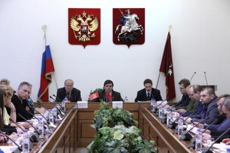 Мы должны поставить барьер на пути наркотиков! Круглый стол фракции КПРФ в Московской Городской Думе