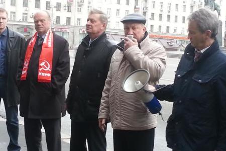 В столице началась серия пикетов против запрета референдума города Москвы