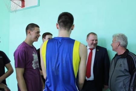 Волгоградская область. Николай Паршин проинспектировал школы Волжского