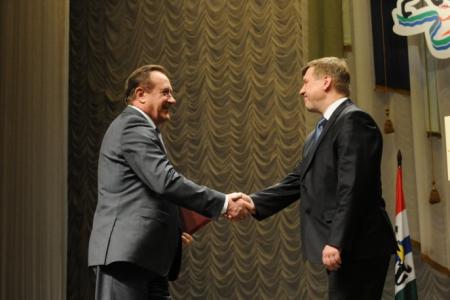 Коммунист А.Е. Локоть официально вступил в должность мэра Новосибирска