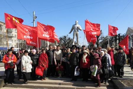 Республика Чувашия, Чебоксары. Цветы пионерам космоса