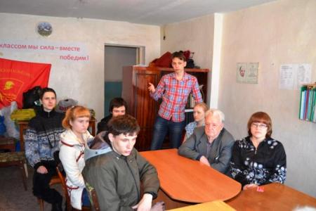 Алтайский комсомольцы на политзанятиях изучают опыт Парижской коммуны
